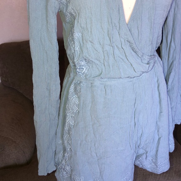 Romper - Picture 2 of 4